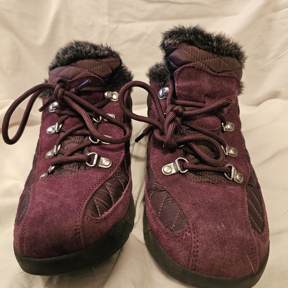 Lands End Boot - Picture 2 of 3